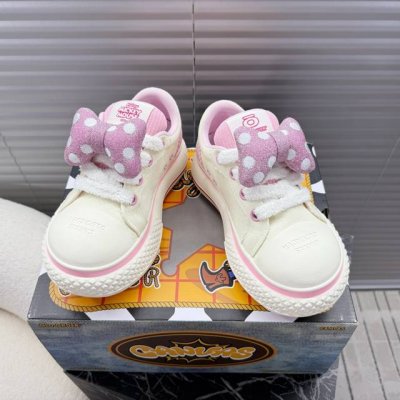 OLD ORDER X Disney 联名系列米奇大头鞋，帆布鞋，运动鞋 迪士尼系列hello kitty ，Mickey，可爱穿搭，情侣搭配 这是一款饱满圆润