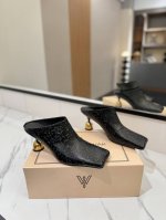 出厂 Vanda Novak来自意大利品牌 全网独家 耗时3个月研发 鞋跟独特设计酒杯 重磅系列 众多联手意大利品牌 推出高级感满分的鞋款系列 火遍Ins神仙绝