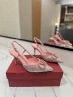 出厂价： Valentino 华伦天奴推出全新烫钻系列，烫钻款Vlogo后系带高跟鞋尖头V扣凉鞋。上脚非常修脚型 重点是很好非常好驾驭 不磨脚不累脚 行走神器！