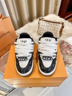 LV 新品上线胖丁老爹鞋新颜色火热上市最好看的运动鞋，驴牌力推新品，官网限定款复古篮球运动鞋！花血本购入原版1:1精准复刻、细节很无敌、诚意满满、进口定