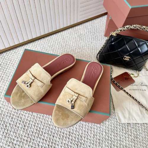 平底 粗跟 代购级 Loro piana Summer Charms Ser LP女士凉鞋拖鞋这款绒面羊皮革凉鞋搭配饰有Loro Piana My Charms