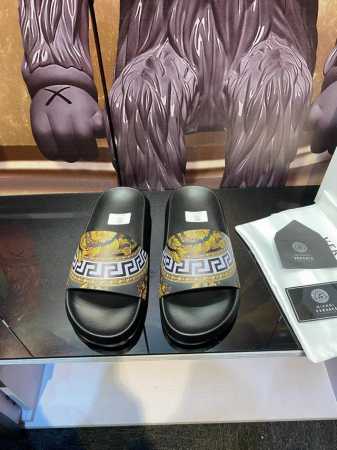 范思哲拖鞋 男鞋高端品牌 官网1:1最新力作：原版开模定制，面料釆用进口原版材料制作，升级版大底，更轻便，防滑。市场顶级品质，简单不失品味，潮人必备，时尚就在脚 - 点击图像关闭