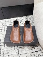 360 Dries Van Noten 25 新款复古调十足 面包 乐福鞋 谁穿谁爱系列的高颜值乐福鞋，脚感超舒适，英伦风十足 面料: 原版订制羊皮面料 美里: