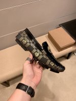 实价 ，品牌范思哲，鞋面进口意大利头层牛皮+鞋面绣花官方美灶莎头像，头层羊皮 不掉色 内里，原版进口耐磨橡胶底，官网出品精致优雅心备佳品，面料光亮精美，穿着舒适