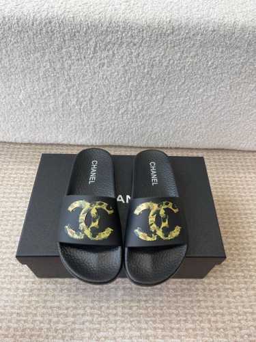 Chanel 25Ss 春夏沙滩拖鞋 系列 香奈儿 国内国外专柜断货王，找遍国内专柜心心念念终于到手 第一眼开箱看到实物让我太惊讶了，太喜欢了呼吁闺蜜们组团购买