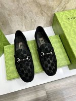 g家新品 Gucc* 古～ 男士链条G扣乐福鞋皮鞋 官方售价Rmb, 采用进口牛皮打造制成 出色演绎品牌的代表性款式 内里本然小牛皮 意大利真皮大底后跟复合橡胶