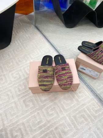 Miumiu秋夏系列穆勒鞋拖鞋包头针织半拖Zp开发 原版拆卸 对版拖鞋秒杀市面版本 Miu真的太少女啦 超级柔软舒服的脚感 材料：原版编织，内里小羊皮 原版橡胶 - 点击图像关闭
