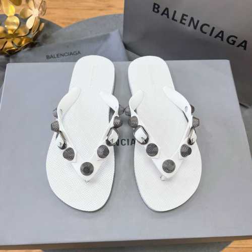 工厂p价 元 Balenciaga 巴黎世家网红圆头铆钉松糕包头镂空透气扣带厚底沙滩凉拖 情侣款 独家顶级版本 巴黎世家 25Vs春夏松糕厚底爆款凉拖系列 在这