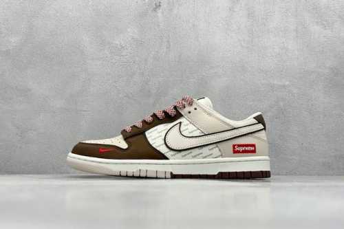 400 現貨 终端放店 Xc版 Nk Sb Dunk Low Supreme联名 弹幕白勾 周年高端定制 低帮休闲板鞋 #定制鞋盒 大厂纯原品质出货 超高清洁度