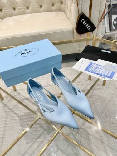 PRADR 普拉达 上新出厂价 进口真皮底 仿真皮底 Prad* Raf simons x 2024 aw 早春最新T台走秀粗跟系列款 鞋面：进口真丝 内里：进