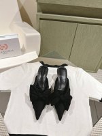 拖鞋 单鞋 225 专柜精品走秀款 巴黎世家 Balenca*A 新款真丝布单鞋系列！这款鞋型是淑女尖头单鞋上脚美爆又百搭 Ins爆款 原版购入开模，定制鞋面原