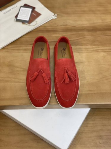 商品商标：Lp* 诺悠翩雅* 一脚蹬 正码码数: 35-44 可订做45.46 情侣款 商品材料：鞋面进口磨砂皮，皮里一体内里，原版大底。