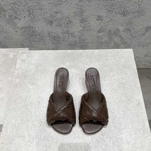 bottega Venet* 最新最经典猫跟凉鞋！扭结编织饰带 Ins&小红书巨多网红明星上身！上脚超性感！真的太美了！这款编织的鞋面超有高级感！高级穿着又仙女