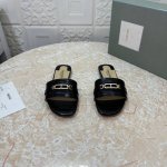 TOM FORD顶级版本 高品质 2024新款官网同步 1:1开模 TF扣饰单鞋 鞋面：漆皮 石头纹 垫脚：羊皮 跟高：平底 鞋底：AAA级原版真皮大底 SIZ
