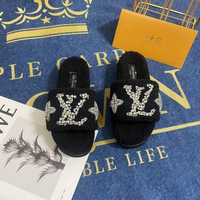 橙子出厂价 LOUIS VUITTON 路易威登 秋冬新款 LV水钻毛毛拖鞋 T台走秀款 小红书新潮穿搭 原版开模 代购版本 进口羊羔毛 对版 亮面五金 私膜真