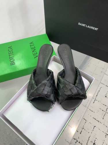 Bottega Venetabv Blink系列纽结编织饰带高跟凉拖鞋 Ins 小红书巨多网红明星上身 真的太美了高级穿着又仙女 简约时髦又有设计感而且非常非常