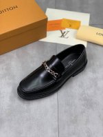 工厂P价P 实价 水染牛里 Lv路易威登商务皮鞋，釆用原版进口意大利开边珠擦色牛皮，全牛皮内里、专业鞋匠精心手工制，原版专供耐磨大底。标准码38-44 2色选