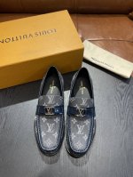 l家 Size:39-44 38.45定做 原单Lv官网男士休闲皮鞋，顶级原单复刻，采用进口开边珠小牛皮／经典老花，极强质感，小牛皮透气内里，原版大底，防滑耐磨