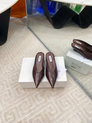 出厂价 Toteme 新款玛丽珍小皮鞋 极简轻奢，干净时髦法式慵懒风，质感真的很绝。经典不过时穿搭的一把手对版牛皮面料，羊皮内里，意大利进口真皮大货，码数：35