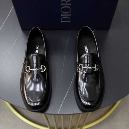 出厂价Pp： 品牌：迪奥Dior 标准码：男码38 44 45可以定做 等级：官网同款 材料：原版牛皮拼接 牛皮内里 原版Tpu耐磨柔软大底 款式类别：休闲运动 - 点击图像关闭