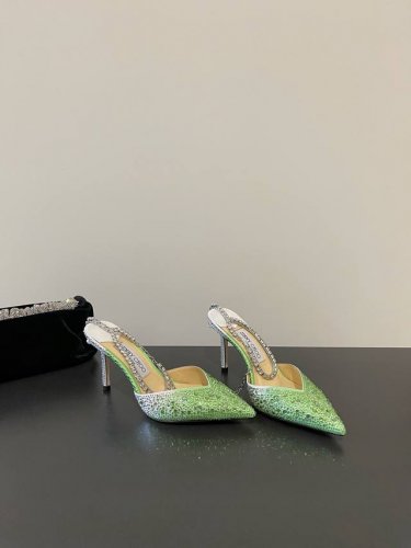 jimmy Choo 最高品质 最新经典钻石链条 渐变烫钻 重工艺水晶半拖鞋单鞋 同步专柜 主打精致 舒适度休闲 甜美 无解风都轻松满足 Blingbling