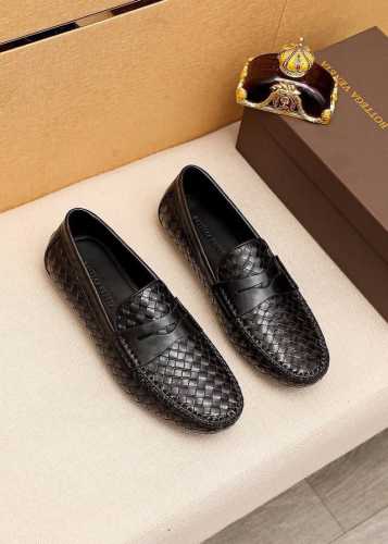 Bv男士套脚鞋 Bottega Veneta 官网专柜新款 一比一开模 意大利小牛皮纯手工编织牛皮内里。开车套脚便鞋 专柜同步 尺码 38～44 45订制