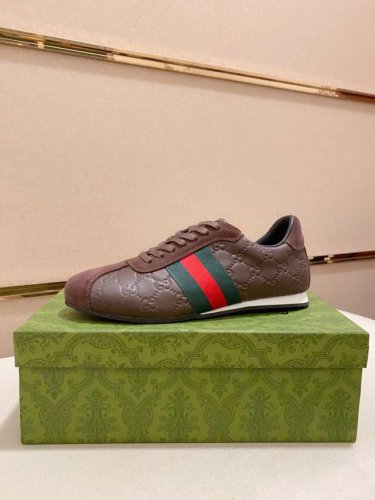 Gucci 古奇 男士最新系列休闲便鞋 官网1 1打造 鞋面采用进口优质牛皮 内里采用优质羊皮内里柔软舒适 挑剔的选料精致的做工给您最好的享受 码数 38-44