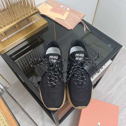 MiuMiu缪缪 2024 miu家2024春夏新品 专柜最新爆款网面球鞋休闲鞋系列 时尚 简约高级 随意搭配 上脚非常轻便舒适 今年主推款 时尚 简约高级 随