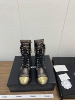 Chanel 秋冬系列马丁短靴 顶级版本 香奈儿秋冬重工爆款短靴渐变做旧 经典电绣菱格元素和链条元素交织，细节满满！ 小红书力推款，怎么搭配都好看，时髦精必备，