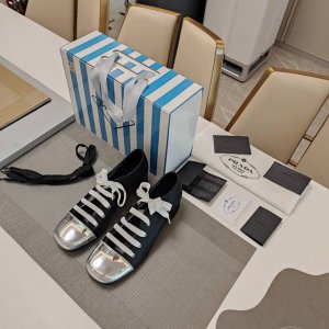 校园风玛丽珍绑带单鞋系列 顶级包装配套最高版本 PRADA 2025s普拉达春夏新品， 顶级版本 实力来袭！校园风时尚普拉达公主糖果风绑带单鞋，少女必备 每色鞋