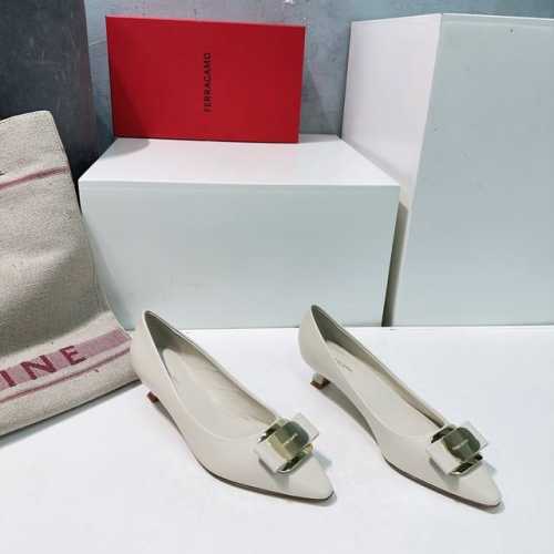 高品质出厂430！顶级品质原单渠道！Ferragamo菲拉格慕25春夏新款五金扣猫跟单鞋！ 最新麻花五金扣搭配利落年轻的设计！舒适百搭的同时也具备出色的耐用性！