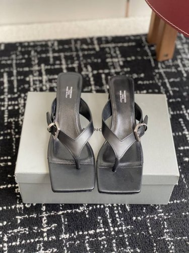 代购级 balenciaga巴黎世家 25Ss 夏季新款 高跟方头夹脚人字拖鞋 将时髦发挥到极致的 巴黎世家方头时装鞋 巴黎世家的鞋子绝对开了挂 每一双都想去入