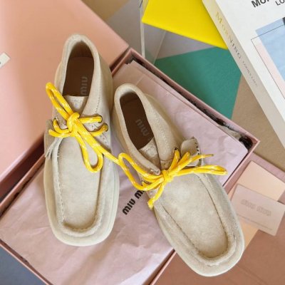 顶级版本：皮里 MiuMiu缪缪 最新delave系列 厚底 坡跟 短靴 羊羔毛 踝靴 原版购入开发 做货 这款绒面皮革踝靴呈现délavé纹理，鲜艳鞋带为经典