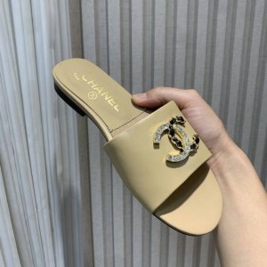 chanel2025 小香春夏新款爆品双C钻扣平底拖鞋 材质：原版小牛皮 内里：原版内里羊皮 垫脚：羊皮 大底：真皮大底 码数:35-41 40 41定