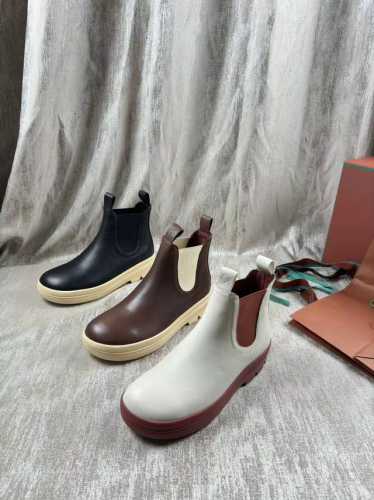 上新 Loro Piana低帮鞋Summer Charms Walk 顶级代购版对ZP定制，市面顶级版本 鞋面采用标志性小牛皮触感舒适，表面经过防泼水和防污处理