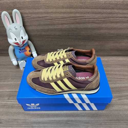 顶级版本Adidas Originals Sl 72 低帮休闲运动情侣鞋棕米。 编号:Ie3425 包装:全套得物配件加得物盒包装！ 码数:36-45码 正码