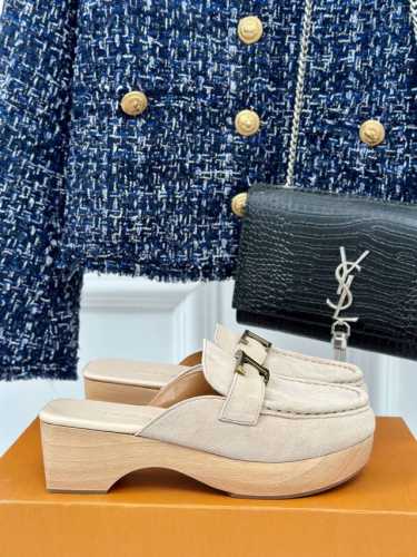厂价 Tod'S 经典爆款厚底金属扣 半拖系列 鞋面原版定制小牛皮 内里垫脚均为羊小皮 原版开模实木大底 跟高：5Cm 码数：35-39 40定制