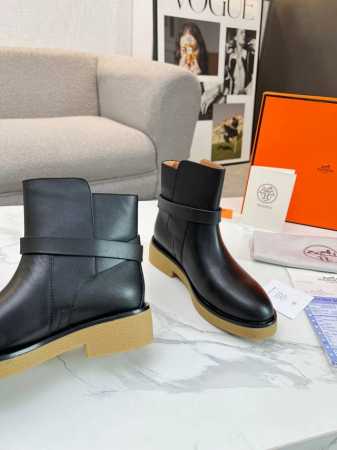 顶级版本 原版复制爆款来袭HERMES.经典升级版面料全牛皮的超级经典的爱马仕Kelly扣骑士靴.穿上你就是女王.挺拔的靴筒.法抗拒的楦头.经典中的经典.爱马仕 - 点击图像关闭