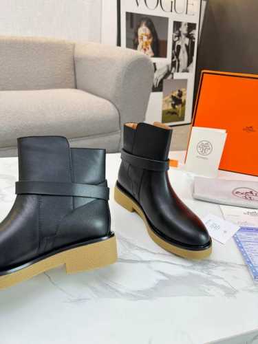 顶级版本 原版复制爆款来袭HERMES.经典升级版面料全牛皮的超级经典的爱马仕Kelly扣骑士靴.穿上你就是女王.挺拔的靴筒.法抗拒的楦头.经典中的经典.爱马仕
