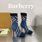 工厂价 BURBERRY巴宝莉，英国奢侈品牌，典藏米色，原版1:1复制，贴身弹力针织式及膝靴，设计方形靴头，装饰品牌标志格 靴面：92%聚酯纤维，8%弹性纤维，