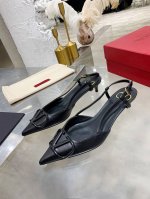 橙子出厂价 Valentino 华伦天奴春夏新款 经典V扣尖头高跟凉鞋 细跟单鞋 高跟鞋 跟高：平底、4Cm、6Cm、8Cm 码数：34-42