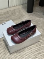 Untitlab 小众设计师belts ballerina系列25春夏新款朋克风平底单鞋 芭蕾舞鞋鞋头采用不规则方形线条设计.概予脚趾充分空间感.鞋口皮带扣造型