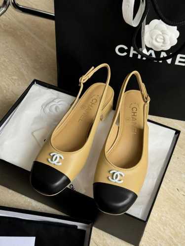 顶级品质 Chane L 24A New Arrival～ 小香24手工坊 Slingback 小方跟搭配小方头，点缀烤漆双c扣件 精致乖巧，气质拉满 小牛皮鞋