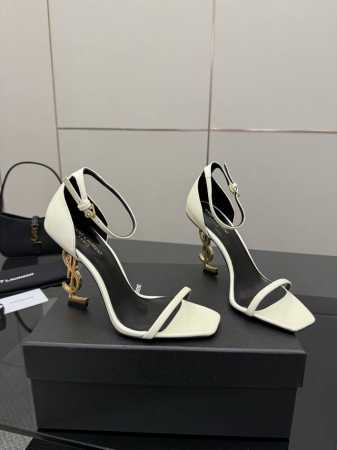 顶级版本 saint Laurent Ysl圣罗兰金属字母Logo高跟凉鞋 ysl姐姐的美丽尤物高跟鞋 又是人间圣罗兰 Rose同款的小方头 高跟鞋化很好修饰脚 - 点击图像关闭