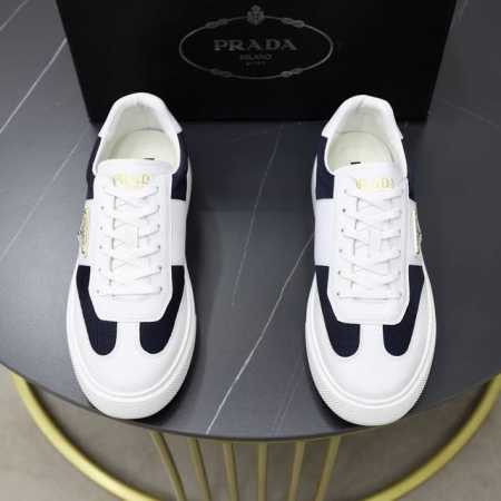 Prada 普拉* -高端品质 原单 -鞋面：进口纳帕小牛皮拼接进口布匹、鞋身车缝品牌图腾、鞋舌空压品牌logo -内里：水染牛皮 -大底：超轻tpu 发泡；成 - 点击图像关闭