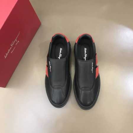 Salvatore Ferraga** 高端男士低帮时尚运动鞋，这款休闲鞋结构新颖，由柔软的小牛皮制作，鞋面的撞色元素凸显大胆前卫气息，头层羊皮内里高档舒适。这 - 点击图像关闭