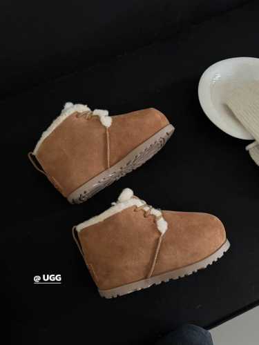 工厂价 UGG｜绑带大胖头 ugg家的鞋子怎么越出越好看 今年这款限量款卡皮巴拉系列胖头鱼雪地靴 时髦精必入呀！ 两色：栗色 芥菜籽 size：35-40