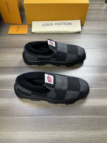 Louis Vuitton 路易威登 -高端品质 原单 -鞋面：品牌图腾布匹、鞋口针织弹力布匹、品牌鞋舌品牌logo -内里：帆布布匹 -大底：超轻tpu 发泡