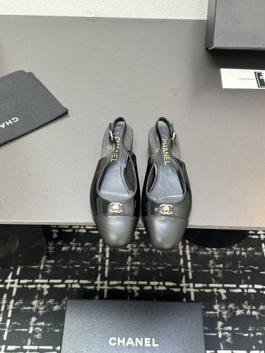 Chanel香奈儿｜小香25p新品经典 双C粗跟后空拼色拼接凉鞋！ 鞋面采用羊皮 内里踮脚均为丝绸羊皮 意大利进口牛皮大底 跟高：1.5Cm Size：35-3