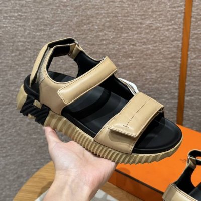 P380 款式 Style ：088 Junior 凉鞋 颜色 Colour：自然米色 Natural Beige 鞋面材料 Upper Material：小牛